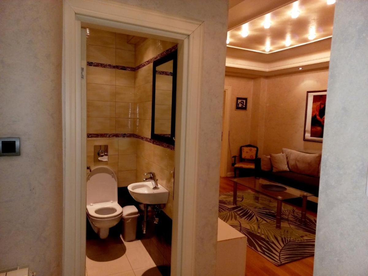 Alex Lux Apartment *